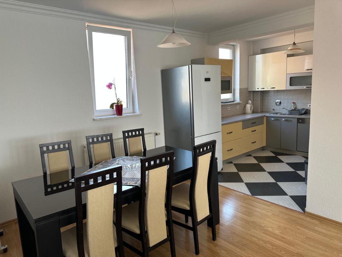 Spacious 3-Bedroom Condo Next To City Center Pristina Exterior photo