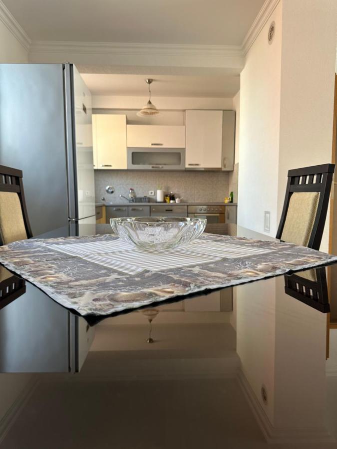 Spacious 3-Bedroom Condo Next To City Center Pristina Exterior photo