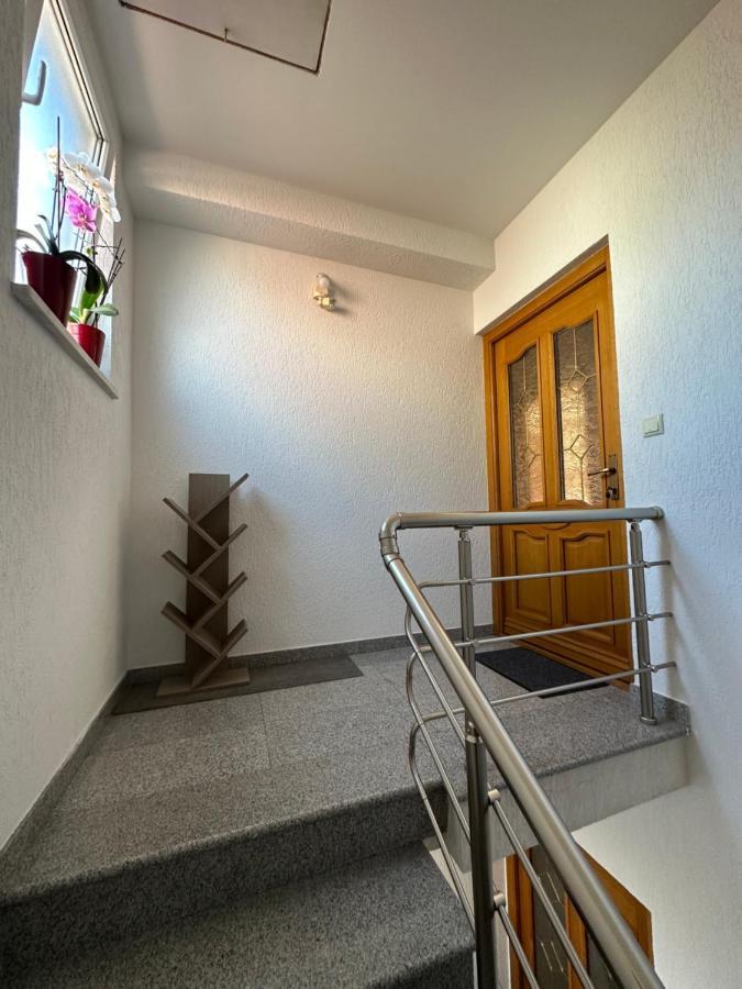 Spacious 3-Bedroom Condo Next To City Center Pristina Exterior photo